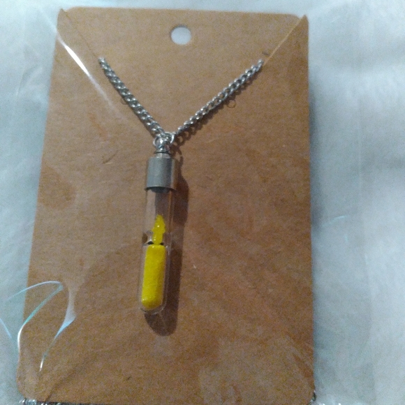Hourglass necklace - Picture 1 of 1